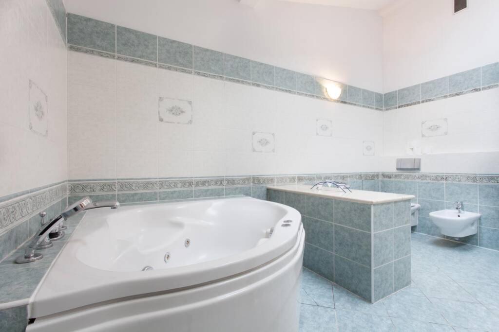 Florianska Penthouse Delux Apartment Krakow Bagian luar foto